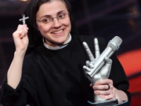 Поющую монахиню сменил поющий Епископ