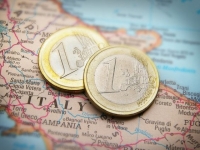 Финансовая гвардия взяла под контроль суммы денег, вывозимые мигрантами из Италии