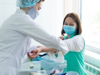 Тестирование итальянской вакцины от COVID-19 приостановлено - вакцина, возможно, вызывает болезнь позвоночника