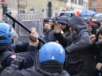 Массовые беспорядки против нового карантина